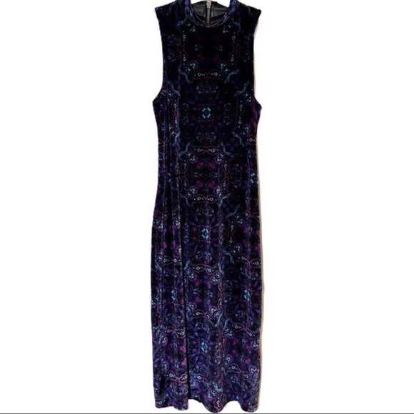 Backless Velvet MIDI Dress - Picture 1 of 4